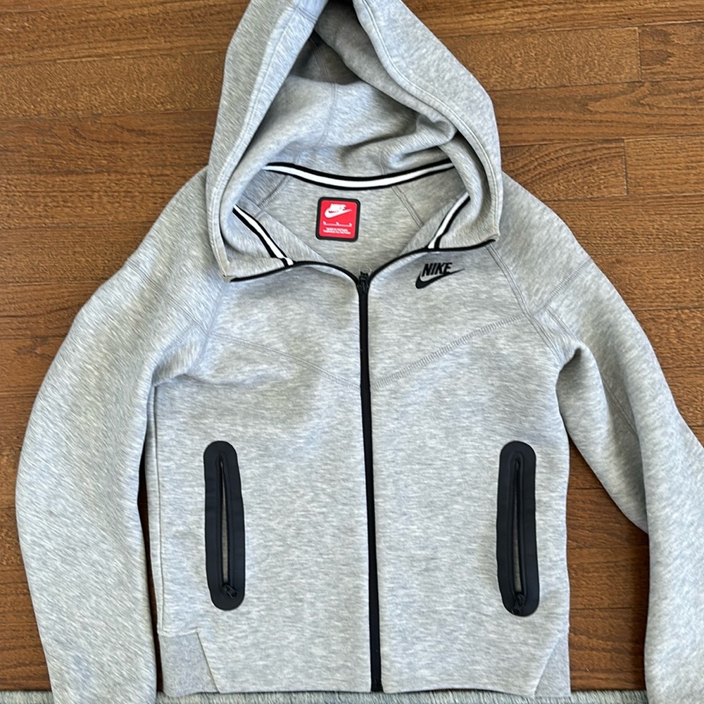 Youth Medium Nike Tech Jacket